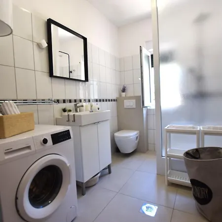 In Mit Grosser Terrasse Prázdninový dům Mandre